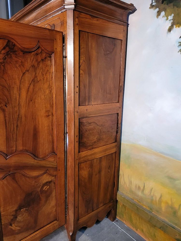 Kleiner Schrank Louis XV Aus Nussbaum