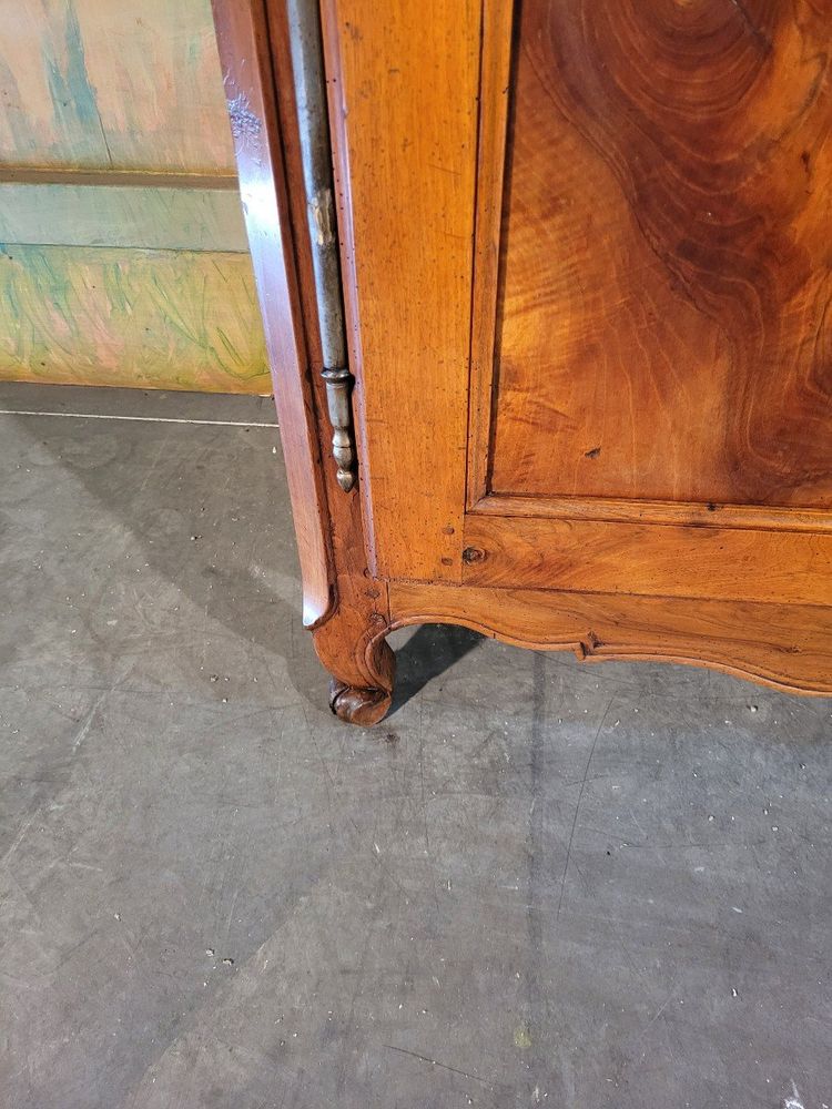 Kleiner Schrank Louis XV Aus Nussbaum