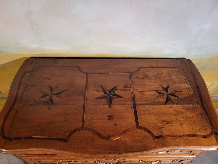 Commode époque Louis XV En Noyer