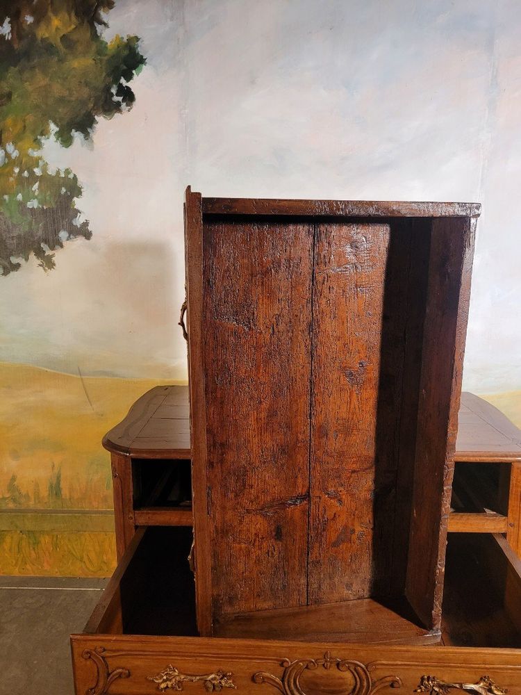 Commode époque Louis XV En Noyer