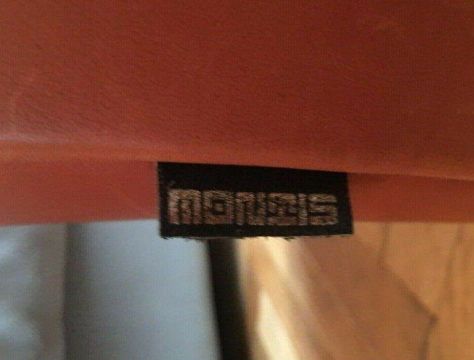 VAN DEN BERG & MONTIS Fauteuil Loge, Lounge Chair Vintage En Cuir Patiné