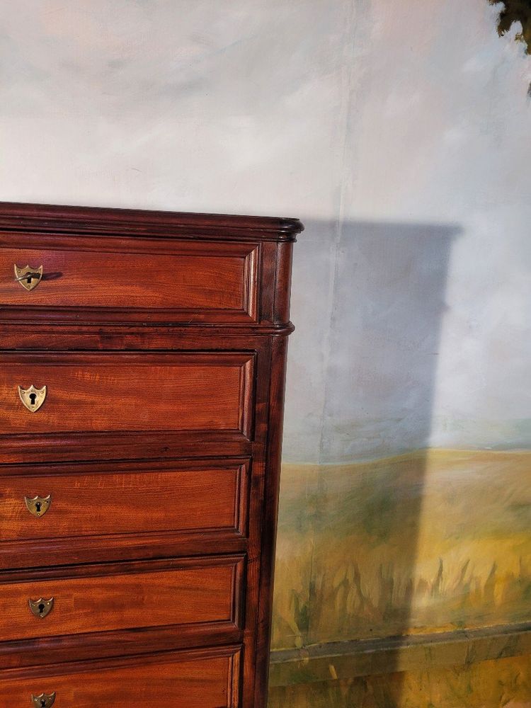 Semainier, Chiffonnier, Commode Haute. Acajou