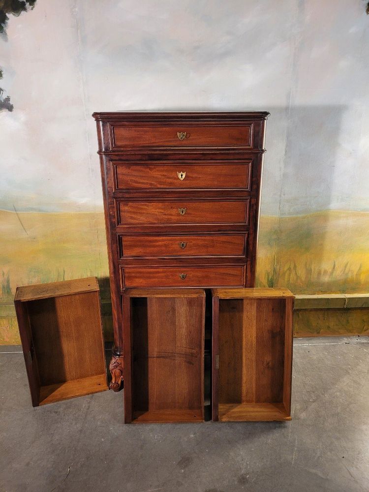Semainier, Chiffonnier, Commode Haute. Acajou