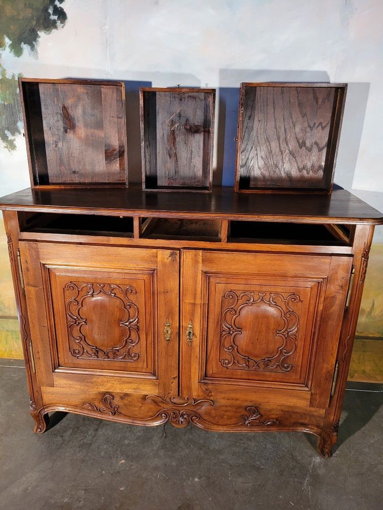 Buffet in legno di noce in stile Art Déco Luigi XV