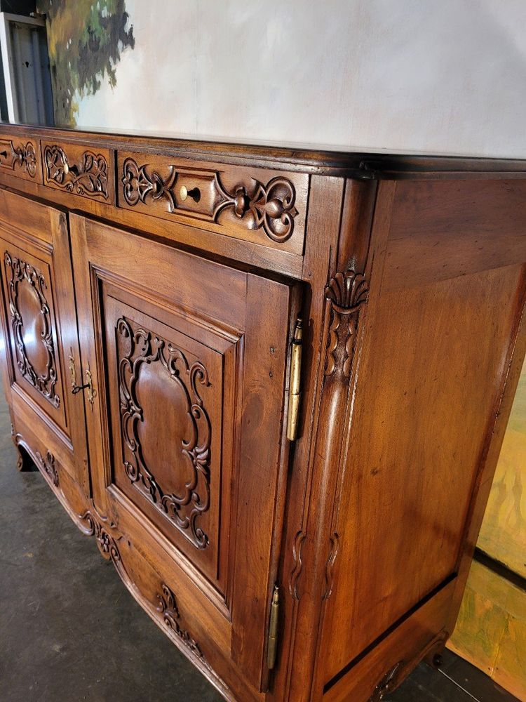 Buffet in legno di noce in stile Art Déco Luigi XV