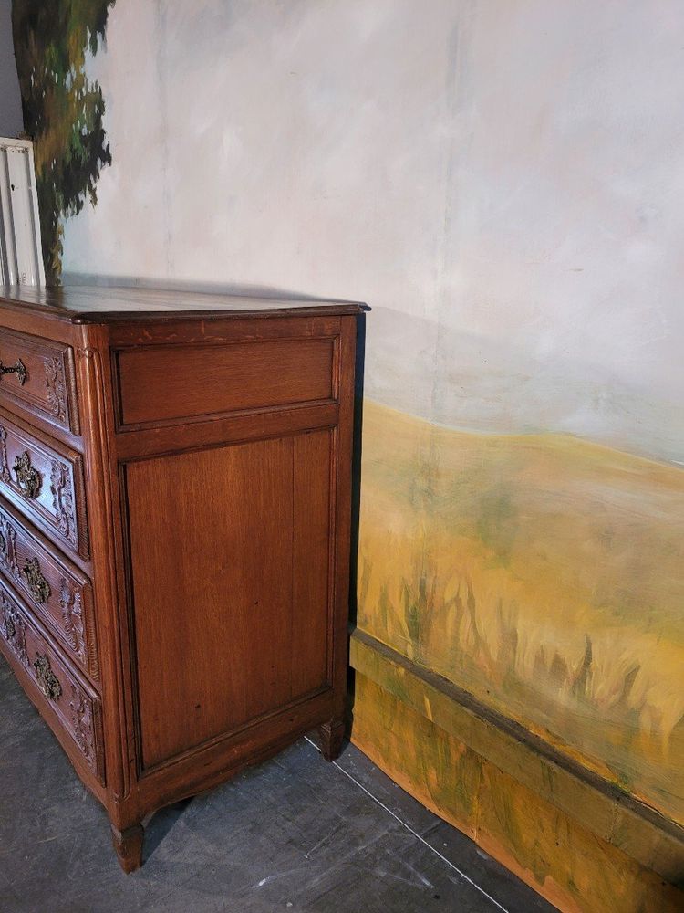 Commode Sculptée En Chêne époque XIX ème Siècle