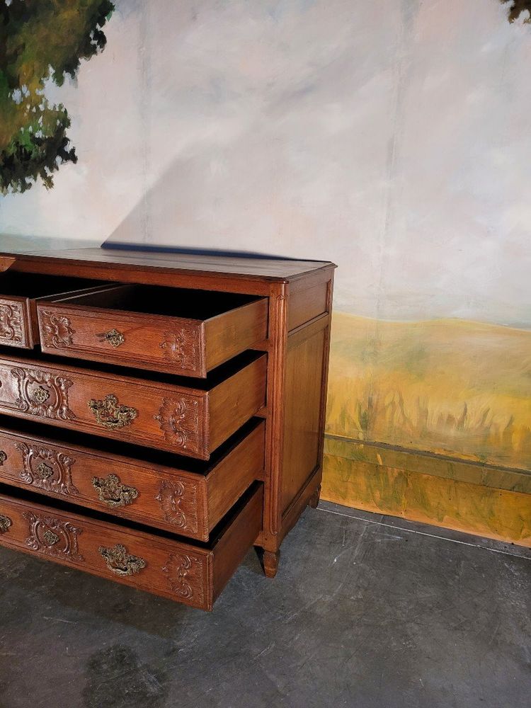 Commode Sculptée En Chêne époque XIX ème Siècle