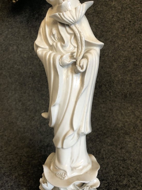 Guanyin Aus Porzellan. China, Ende des 19. Jahrhunderts
