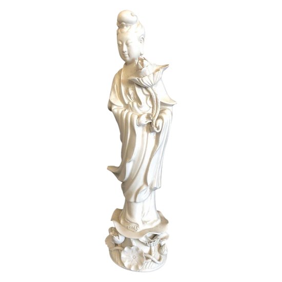 Guanyin Aus Porzellan. China, Ende des 19. Jahrhunderts