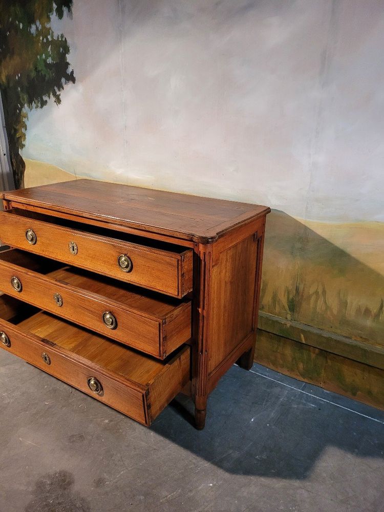 Commode époque Louis XVI En Noyer