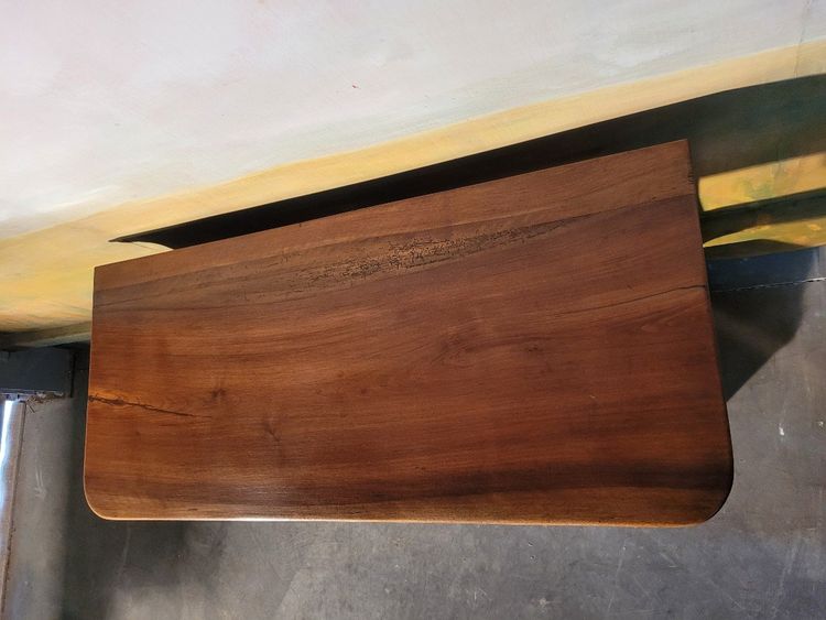 Consolle d'epoca in noce, stile restauro