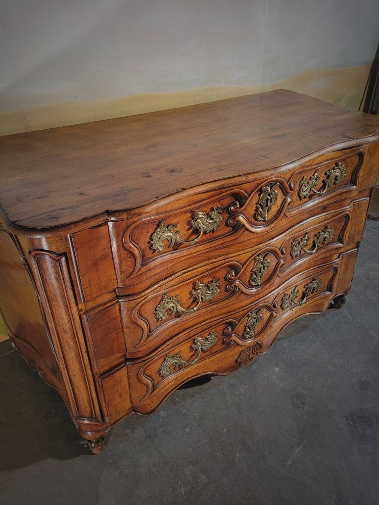 Commode Arbalète  époque Louis XV En merisier