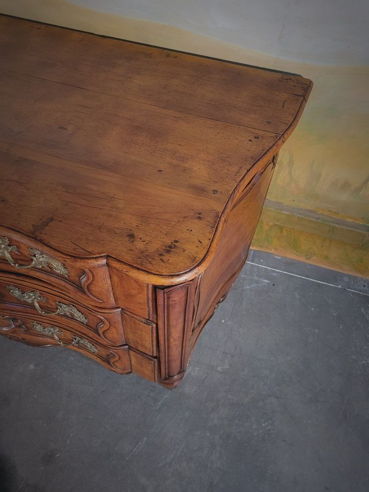 Commode Arbalète  époque Louis XV En merisier
