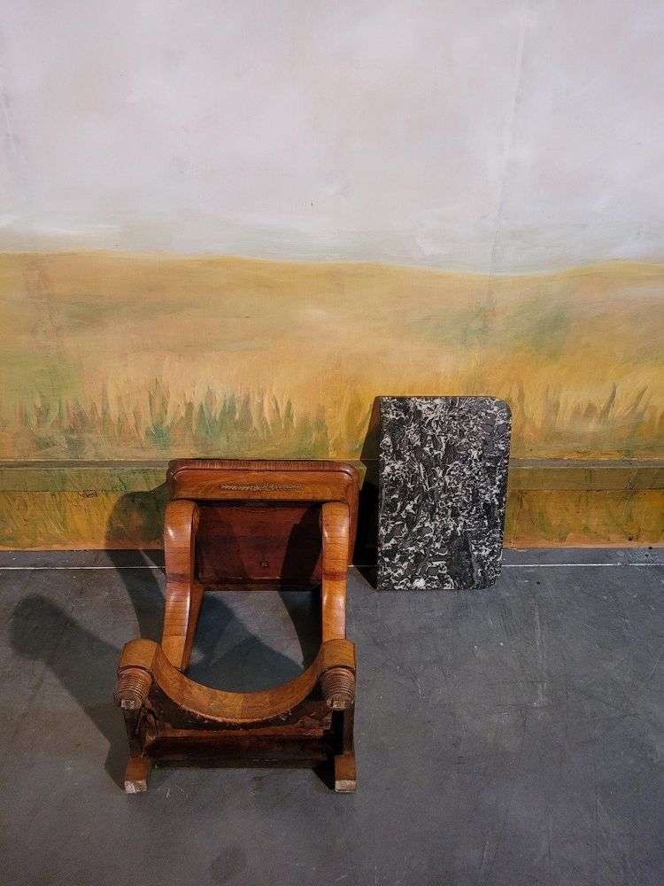 Piccola consolle d'epoca in noce, stile restauro