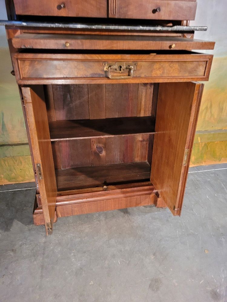 Zahnarztschrank, 19. Jahrhundert