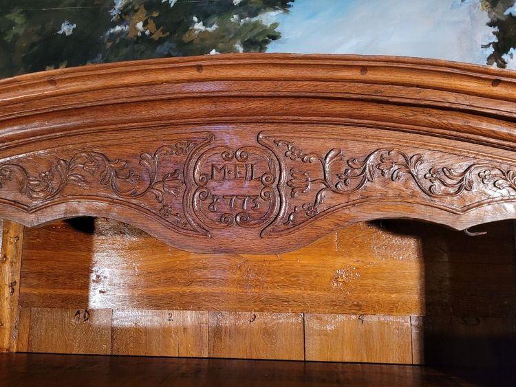 Geschnitzter Eichenschrank aus der Zeit Ludwigs XIV.
