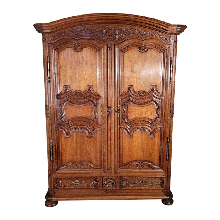 Geschnitzter Eichenschrank aus der Zeit Ludwigs XIV.