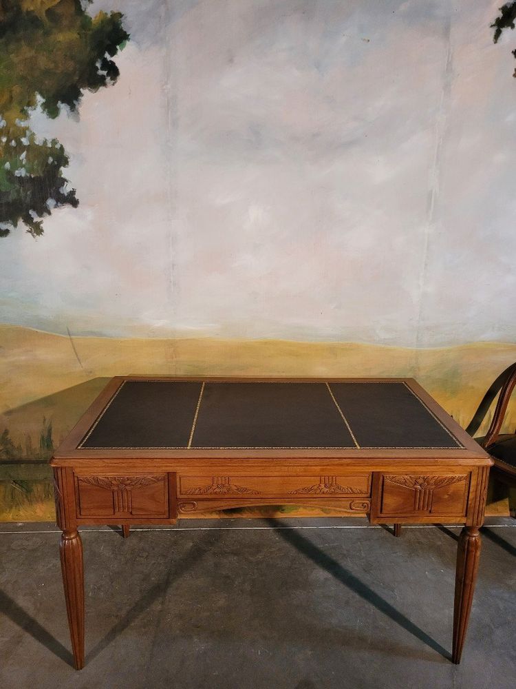 Bureau Et Fauteuil Art Déco En Noyer