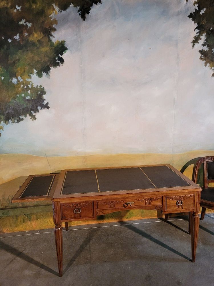 Bureau Et Fauteuil Art Déco En Noyer