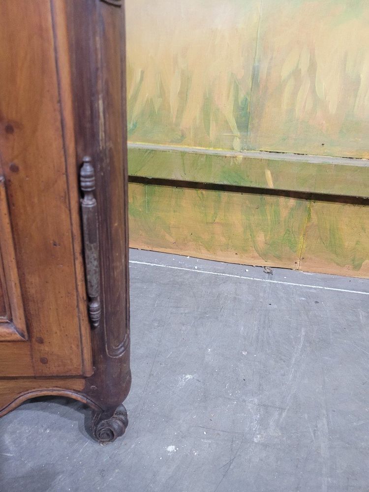 Mobile d'angolo in noce d'epoca Luigi XV