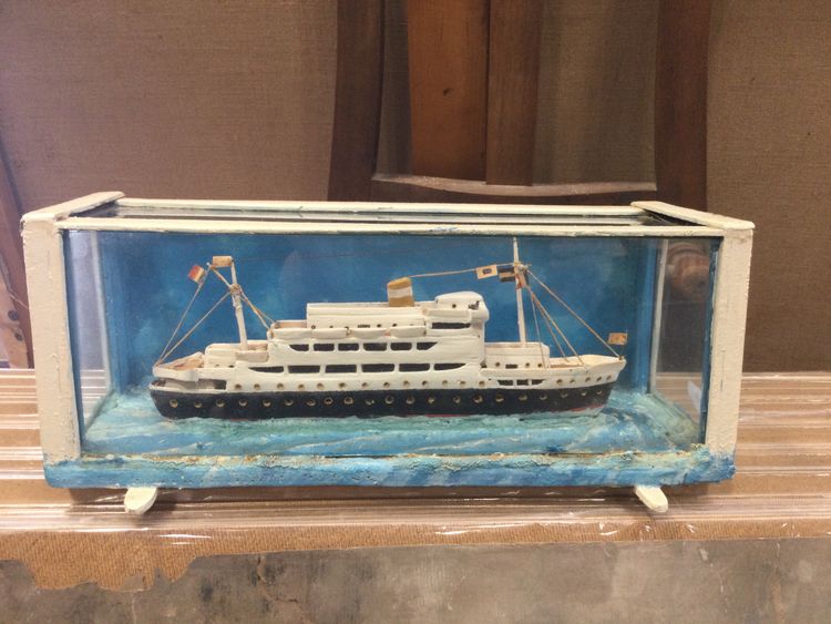 Small liner diorama