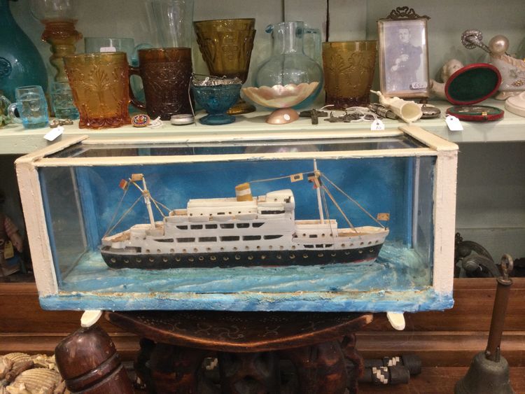 Small liner diorama