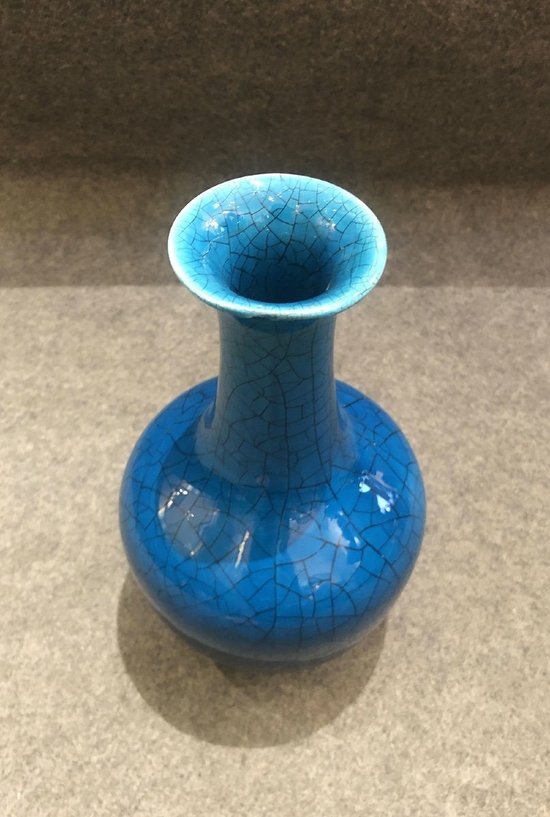 Piccolo vaso blu con crepe, 20° secolo