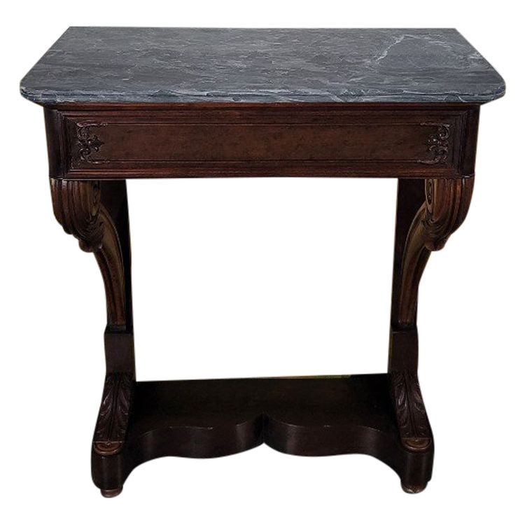 Consolle in mogano del periodo di restauro