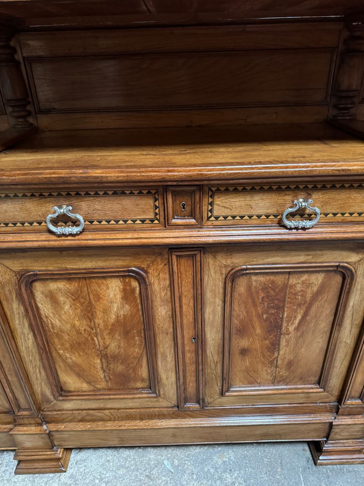 Grand buffet ancien du 19 eme 
