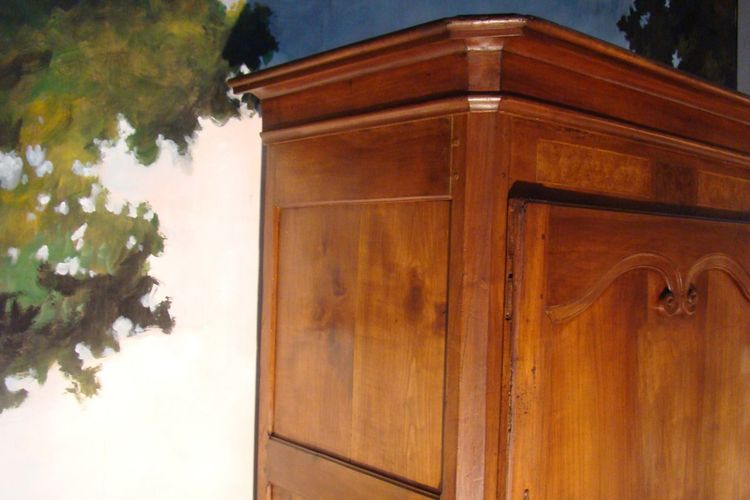 Piccolo piatto Bonnetiere Luigi XV in legno di ciliegio
