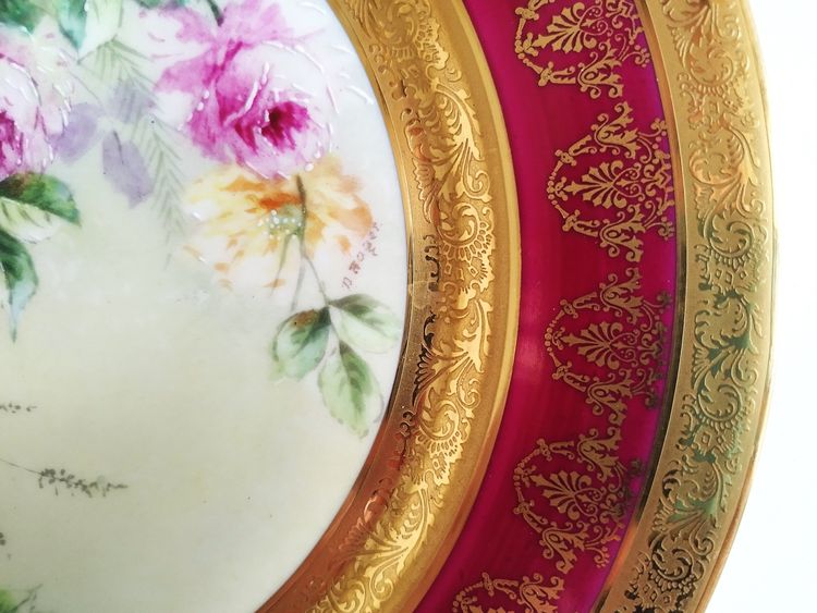 Deko-Teller oder Platte aus Limoges-Porzellan, bemalt mit Vogel-Dekor Rotkehlchen und Rosen