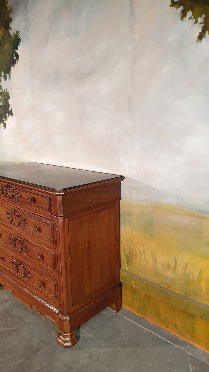 Petite Commode Louis Philippe En Noyer Massif