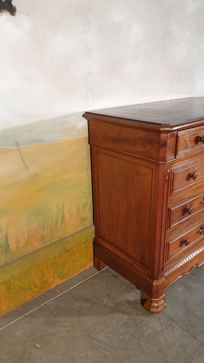 Petite Commode Louis Philippe En Noyer Massif