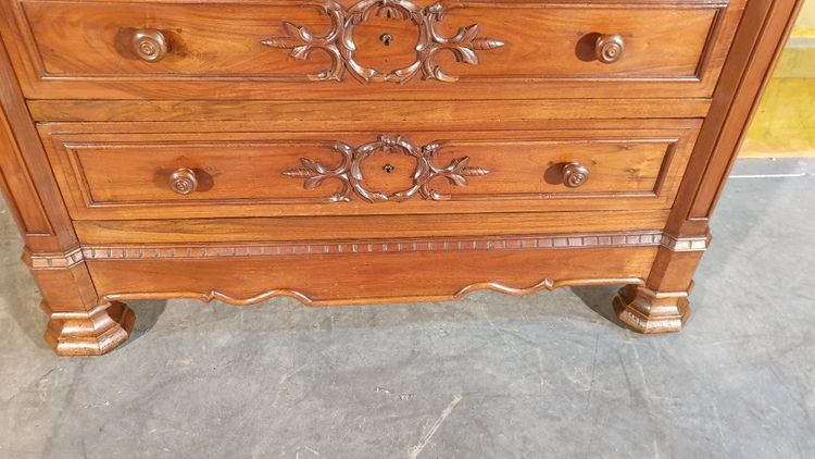 Petite Commode Louis Philippe En Noyer Massif