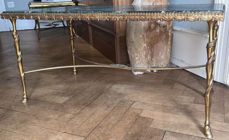 Maison JANSEN  Table Basse, Bronze Et Laiton Doré, Plateau Marbre Vert et Pieds Sabots