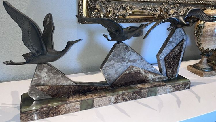 ROCHARD Irenée (1906-1984)  Important Groupe Art Déco En Régule Avec 3 Cigognes  Signé  L95cm