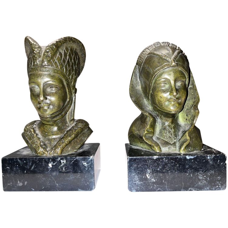 GARREAU Georges Raoul ( 1885-1955) Ein Paar Buchstützen aus Bronze mit grüner Patina Signiert