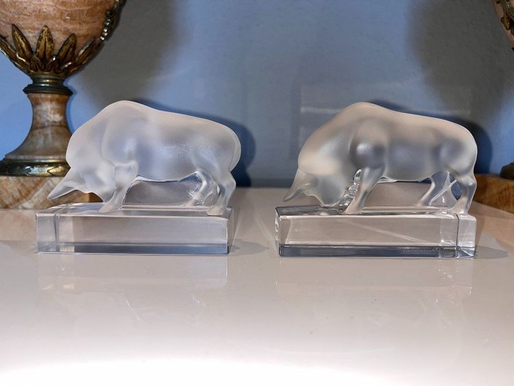 LALIQUE France   Paire De Serre Livres Taureaux  En Cristal  ( 1 Seul Signé )