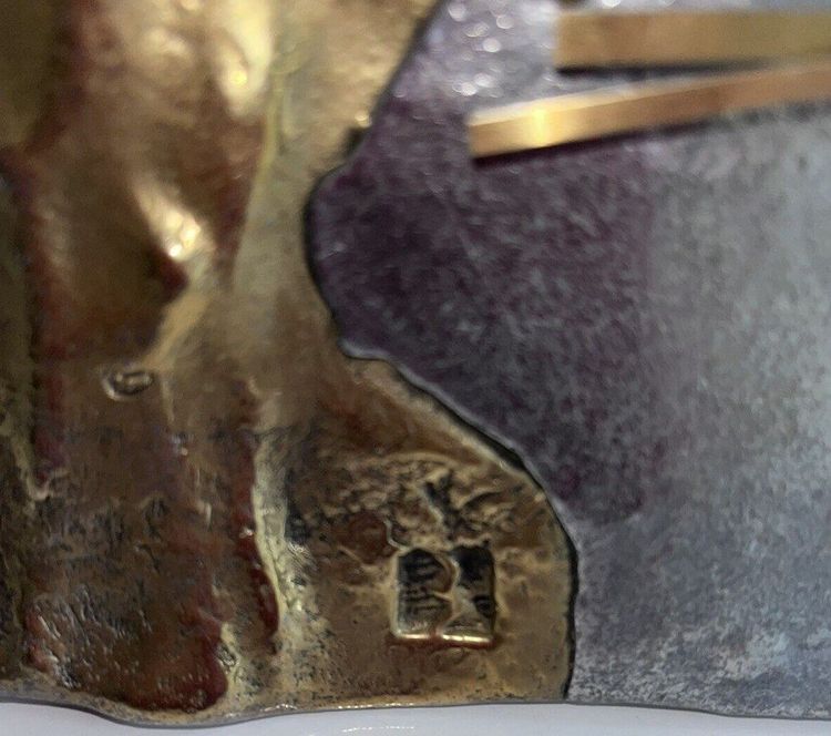 Orologio brutalista in alluminio, ottone e bronzo firmato David Marshall (1942)