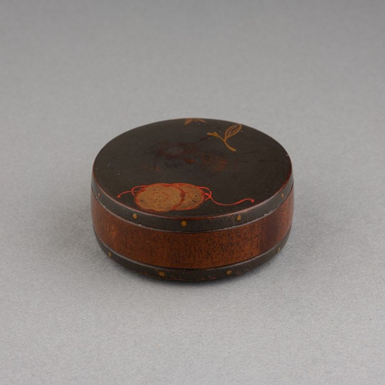 Netsuke - Japanese Urushi Wood and Lacquer Drum, Late Edo Japan, 19th Century