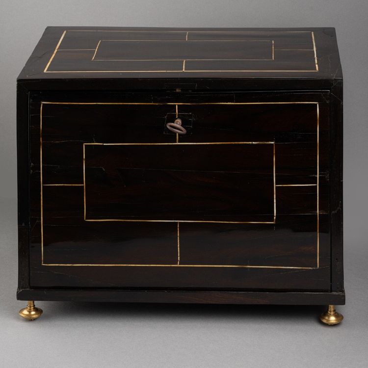 Small Travel Cabinet in Rosewood Veneer, 17th Century