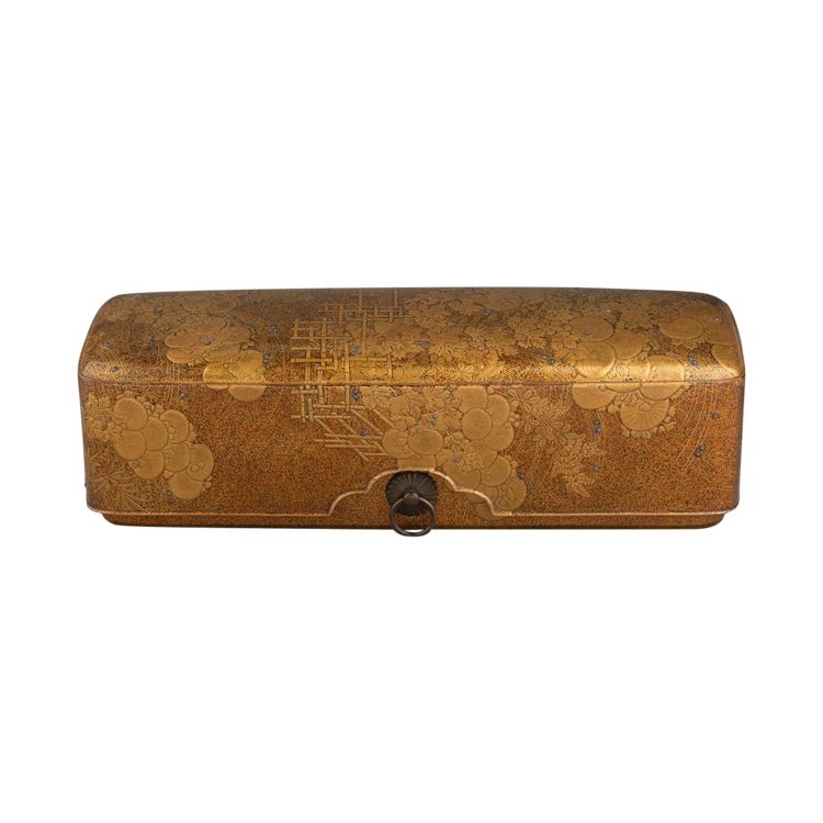 Fumibako - Scatola laccata dorata Urushi. Crisantemi. Giappone Edo XVIII secolo