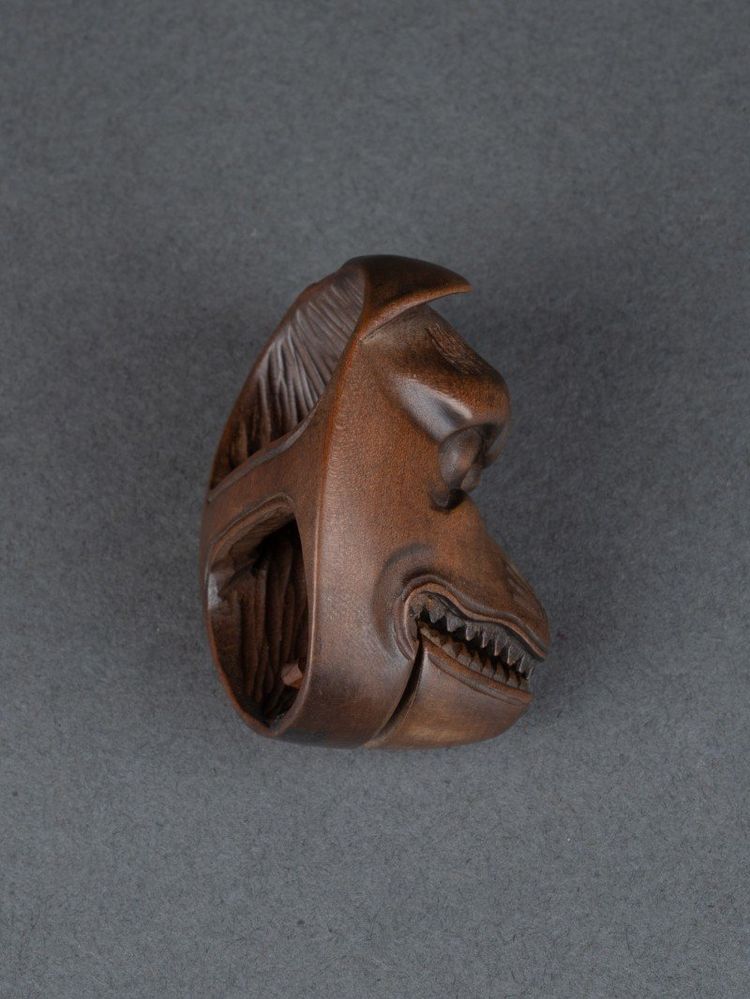 Netsuke, maschera Kyogen raffigurante una volpe, Kitsune, Giappone Edo, Meiji, arte asiatica