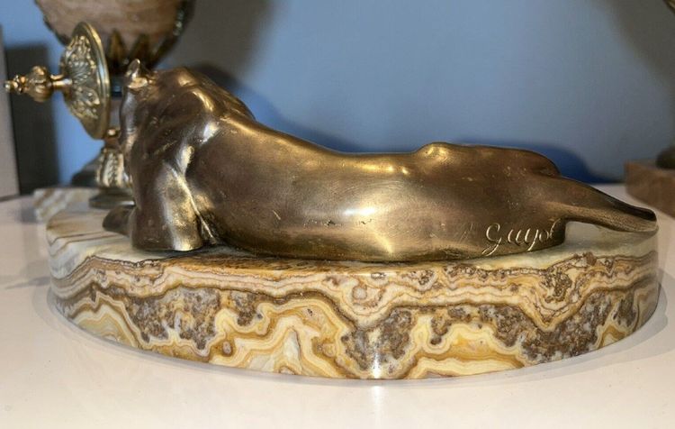 Georges GUYOT ( 1885-1973) "lionne à La Toilette" Schreibpult Bronze/Marmor Signiert
