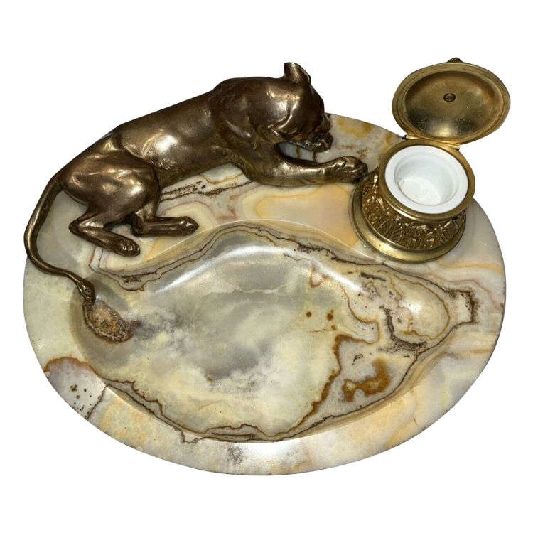 Georges GUYOT ( 1885-1973) "lionne à La Toilette" Schreibpult Bronze/Marmor Signiert