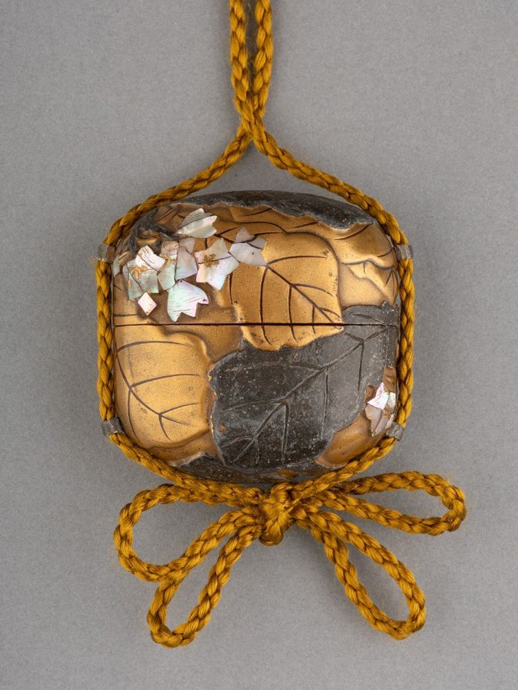 Inro - Rare Small Model In Gold Lacquer Urushi, Koetsu, Rimpa, Kôrin. Japan Edo