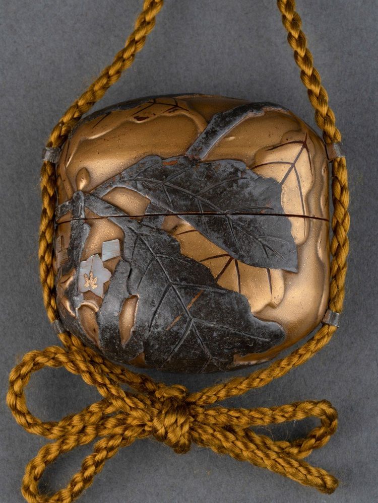 Inro - Rare Small Model In Gold Lacquer Urushi, Koetsu, Rimpa, Kôrin. Japan Edo