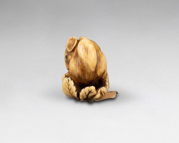 Netsuke En Ivoire Par Ranichi, Représentant Un Loir. Japon Edo
