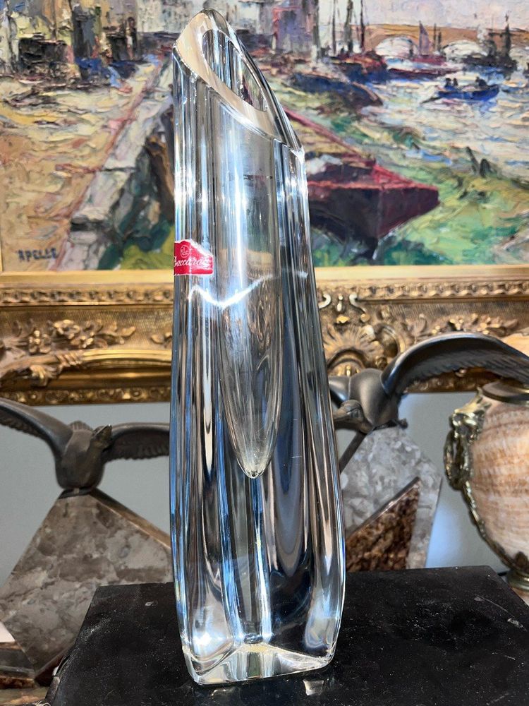 BACCARAT - Large Free Form Crystal Soliflore Vase. H32 Cm Signed