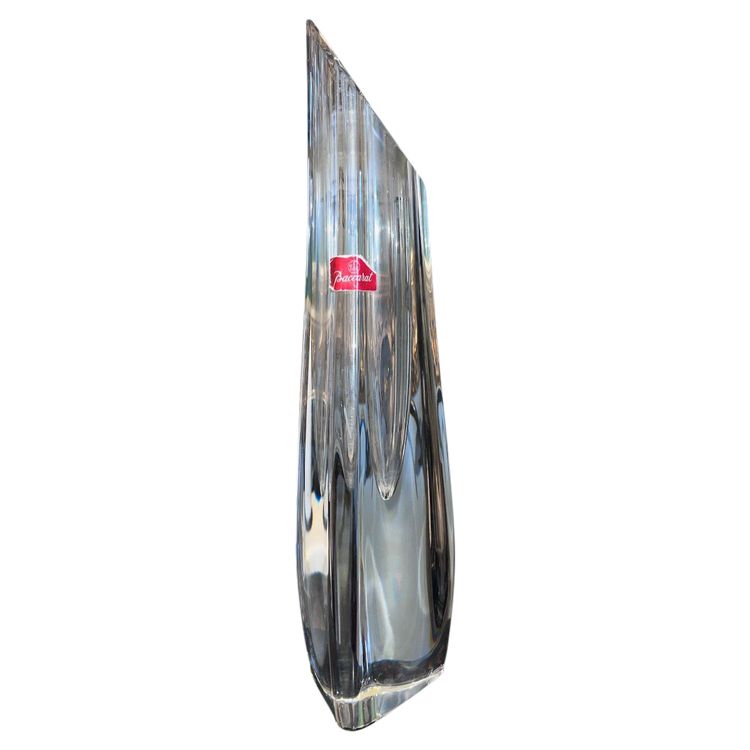 BACCARAT - Large Free Form Crystal Soliflore Vase. H32 Cm Signed